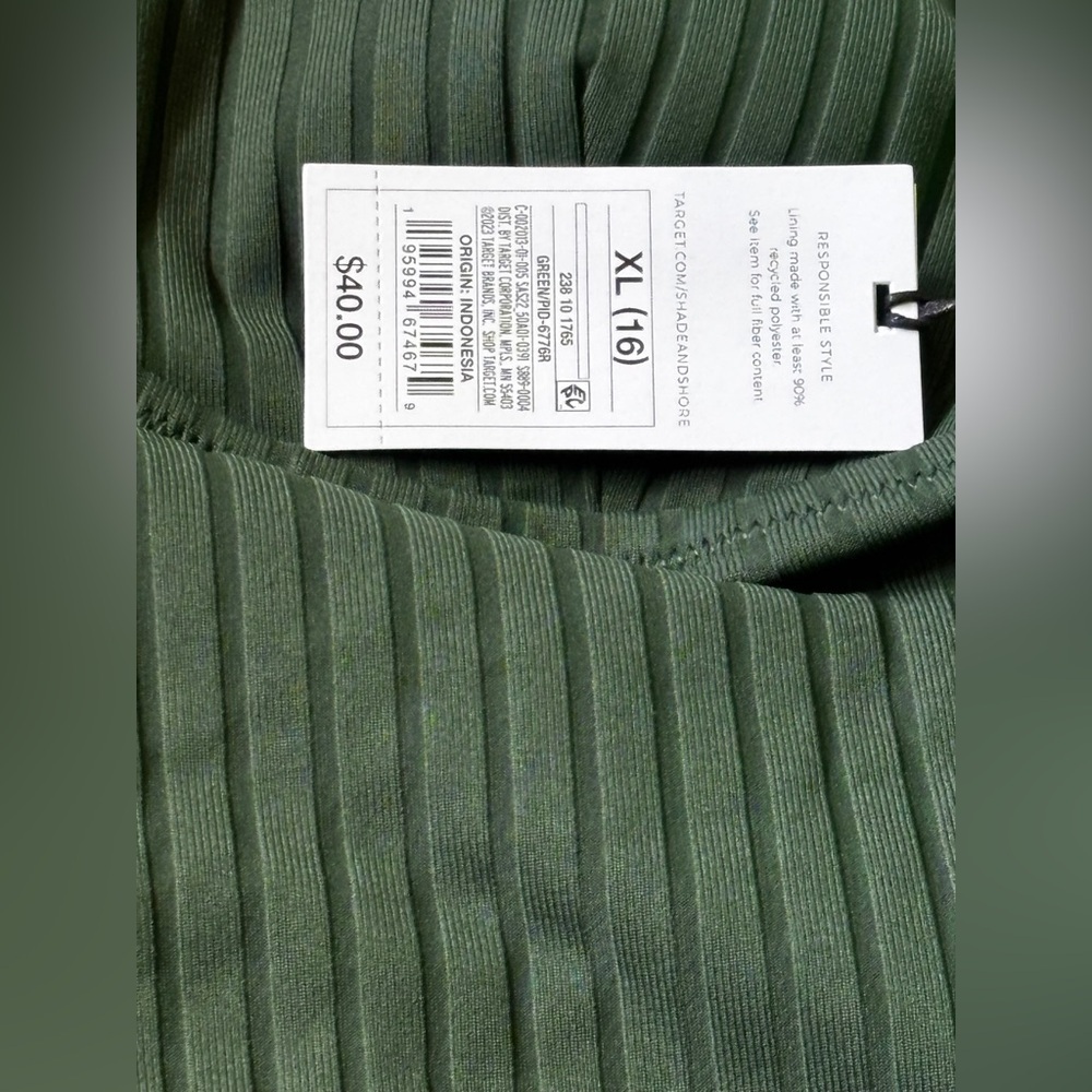 NWT Women's Ribbed Plunge V-Wire Swimsuit Shade & Shore Dark Green Size : XL - Picture 6 of 8